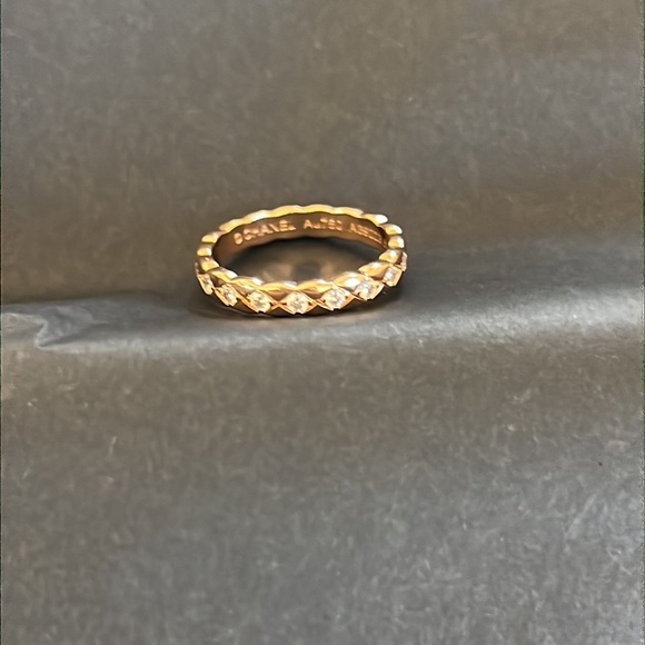 [SOLD] Crush Rhinestone Ring - Picture 2 of 2